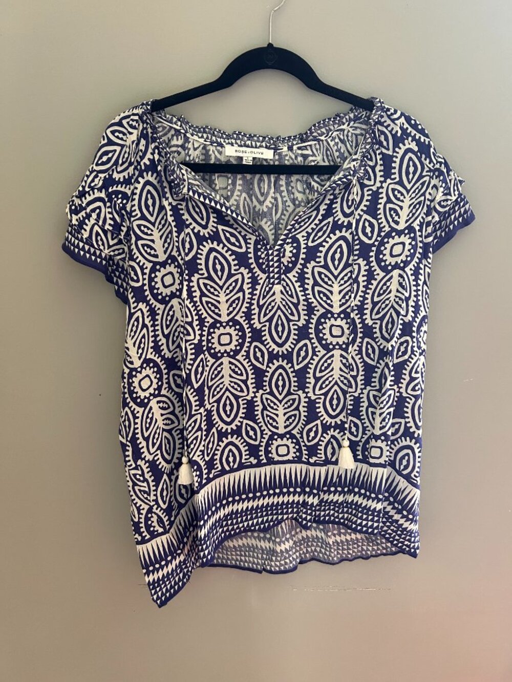 Rose + Olive Blue and White Flutter Sleeve Top - L